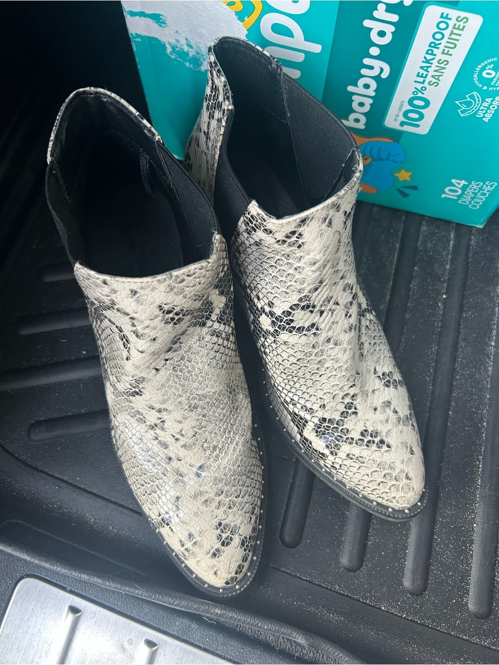 Snake-Print Chelsea Ankle Boots - White/Black